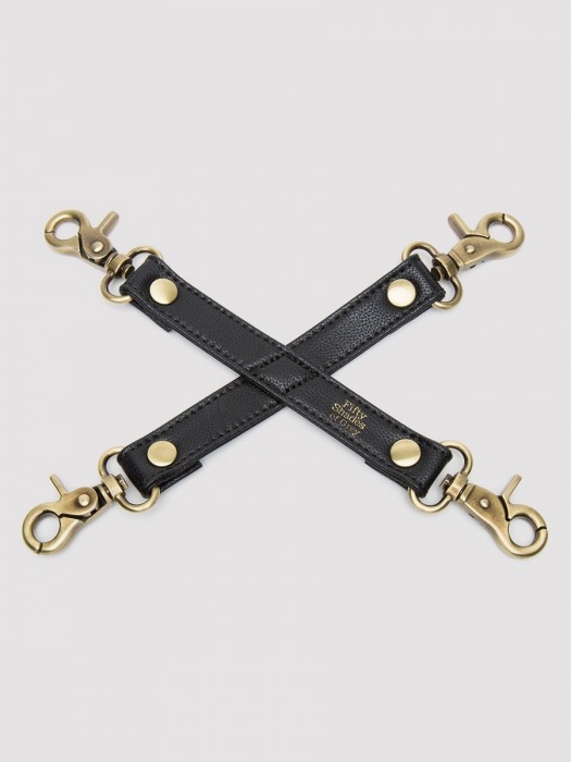Черный фиксатор для манжет Bound to You Faux Leather Hogtie - Fifty Shades of Grey - купить с доставкой в Новокуйбышевске