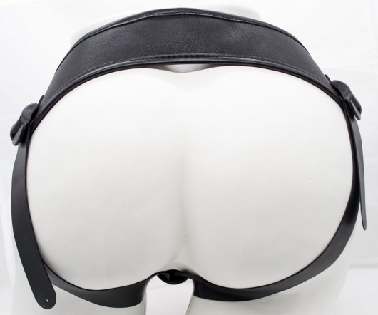 Реалистичный фаллоимитатор с мошонкой на трусиках Харнесс - 16,5 см. - LOVETOY (А-Полимер) - купить с доставкой в Новокуйбышевске