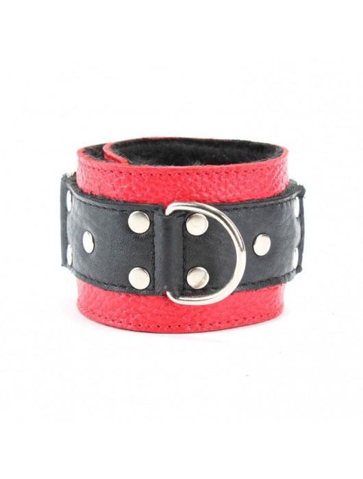 Красно-чёрные кожаные наручники с меховым подкладом - БДСМ Арсенал - купить с доставкой в Новокуйбышевске