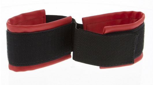 Полиуретановые манжеты для фиксации рук вместе Bound Together Wrist Restraints - Blush Novelties - купить с доставкой в Новокуйбышевске